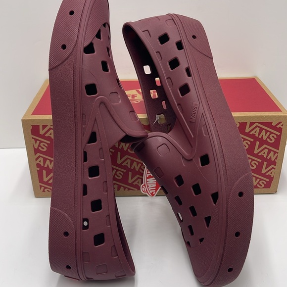 Vans Men’s Slip-On Trk
Tawny Port
VN0A5HF8TWP
Sneakers - Picture 11 of 16